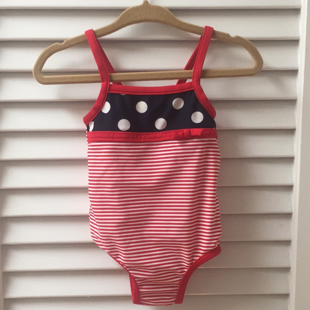 EUC Carter’s Baby Girl Bathing Suit size 6 months